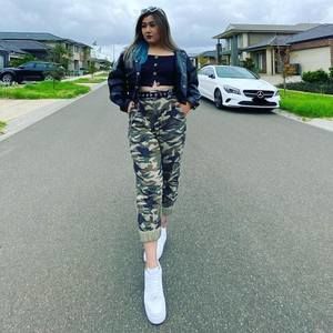 Meet your Posher, Pauline